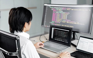 东海 ,php声明和调用变量的符号是什么？
