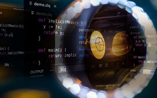 东海 api php源码,下载的php源码怎么运行呢？
